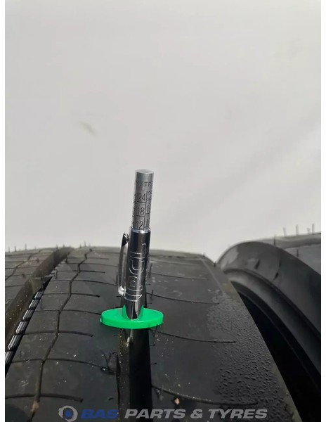 Bridgestone Bridgestone 265/70R17.5 Duravis R-Steer002 138/136 M M+S 3PMSF gebruikte set - Pneu pour Camion: photos 3 Bridgestone Bridgestone 265/70R17.5 Duravis R-Steer002 138/136 M M+S 3PMSF gebruikte set - Pneu pour Camion: photos 3