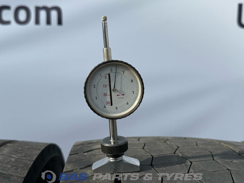 Bridgestone Bridgestone 315/70R22.5 Ecopia Drive Enliten 154/150 M+S 3PMSF gebruikte set - Pneu pour Camion: photos 3 Bridgestone Bridgestone 315/70R22.5 Ecopia Drive Enliten 154/150 M+S 3PMSF gebruikte set - Pneu pour Camion: photos 3