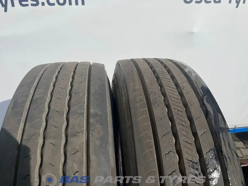 Continental Continental 295/80R22.5 Hybrid HS3 152/148 M M+S 3PMSF gebruikte set - Pneu pour Camion: photos 2 Continental Continental 295/80R22.5 Hybrid HS3 152/148 M M+S 3PMSF gebruikte set - Pneu pour Camion: photos 2