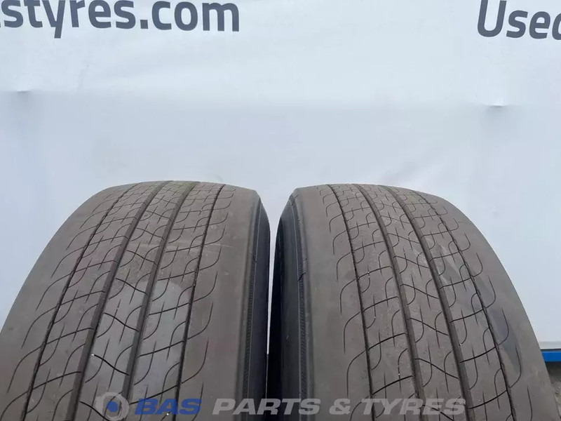 Continental Continental 315/70R22.5 EfficientPro HS5 156/150 M+S 3PMSF gebruikte set - Pneu pour Camion: photos 2 Continental Continental 315/70R22.5 EfficientPro HS5 156/150 M+S 3PMSF gebruikte set - Pneu pour Camion: photos 2
