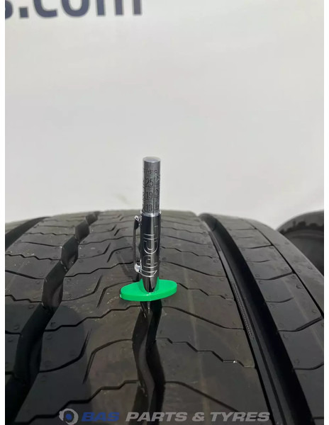Continental Continental 315/70R22.5 Universeel 154/150 M+S 3PMSF gebruikte set - Pneu pour Camion: photos 3 Continental Continental 315/70R22.5 Universeel 154/150 M+S 3PMSF gebruikte set - Pneu pour Camion: photos 3