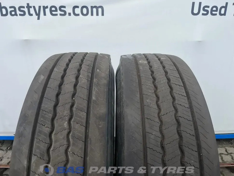 Continental Continental 315/80R22.5 Hybrid HS5 156/150 M+S 3PMSF gebruikte set - Pneu pour Camion: photos 2 Continental Continental 315/80R22.5 Hybrid HS5 156/150 M+S 3PMSF gebruikte set - Pneu pour Camion: photos 2