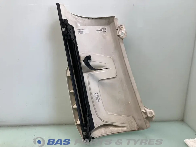 DAF CF Euro 6 Hoekspoiler DAF 1843707 - Carrosserie et extérieur pour Camion: photos 2 DAF CF Euro 6 Hoekspoiler DAF 1843707 - Carrosserie et extérieur pour Camion: photos 2