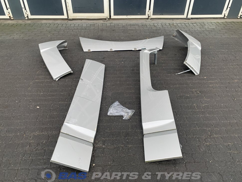 DAF XF106 Spoilerset DAF Super Space Cab L2H3 1836001 - Aérodynamique/ Spoilers pour Camion: photos 1 DAF XF106 Spoilerset DAF Super Space Cab L2H3 1836001 - Aérodynamique/ Spoilers pour Camion: photos 1