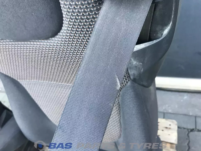 DAF XF106 Stoelen set DAF 1844320 - Siège pour Camion: photos 5 DAF XF106 Stoelen set DAF 1844320 - Siège pour Camion: photos 5