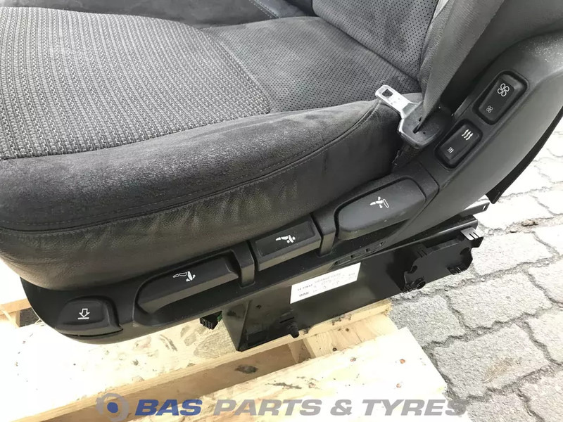 DAF XF106 Stoelen set DAF 1844340 - Siège pour Camion: photos 5 DAF XF106 Stoelen set DAF 1844340 - Siège pour Camion: photos 5
