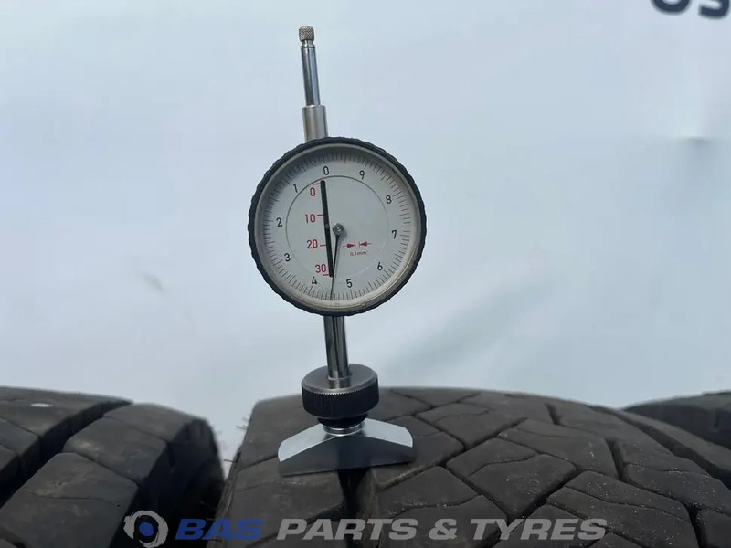 Goodyear  - Pneu pour Camion: photos 3 Goodyear  - Pneu pour Camion: photos 3