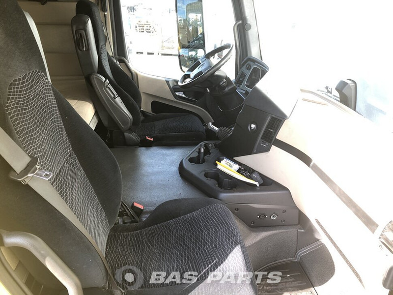 Mercedes-Benz Actros MP4 - Cabine et intérieur pour Camion: photos 5 Mercedes-Benz Actros MP4 - Cabine et intérieur pour Camion: photos 5