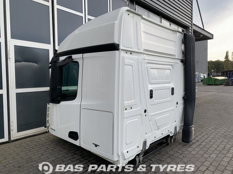 Mercedes-Benz Actros MP4 Mercedes StreamSpace L-cab L2H2 A 000 600 01 01 - Cabine et intérieur pour Camion: photos 3 Mercedes-Benz Actros MP4 Mercedes StreamSpace L-cab L2H2 A 000 600 01 01 - Cabine et intérieur pour Camion: photos 3