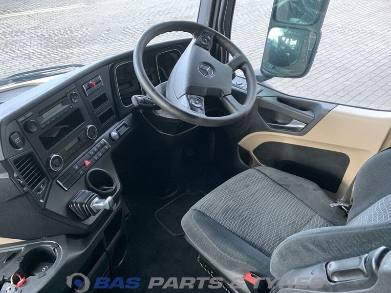 Mercedes-Benz Actros MP4 Mercedes StreamSpace L-cab L2H2 A 000 600 01 01 - Cabine et intérieur pour Camion: photos 5 Mercedes-Benz Actros MP4 Mercedes StreamSpace L-cab L2H2 A 000 600 01 01 - Cabine et intérieur pour Camion: photos 5