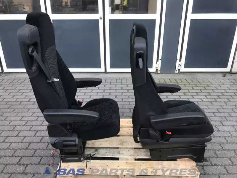Mercedes-Benz Actros MP4 Stoelen set Mercedes A 960 910 75 01 - Siège pour Camion: photos 4 Mercedes-Benz Actros MP4 Stoelen set Mercedes A 960 910 75 01 - Siège pour Camion: photos 4