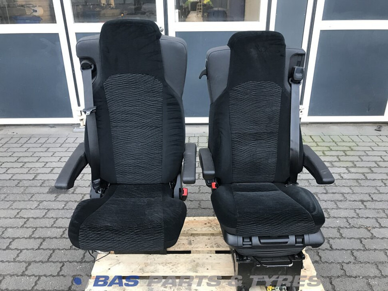 Mercedes-Benz Actros MP4 Stoelen set Mercedes A 960 910 75 01 - Siège pour Camion: photos 1 Mercedes-Benz Actros MP4 Stoelen set Mercedes A 960 910 75 01 - Siège pour Camion: photos 1