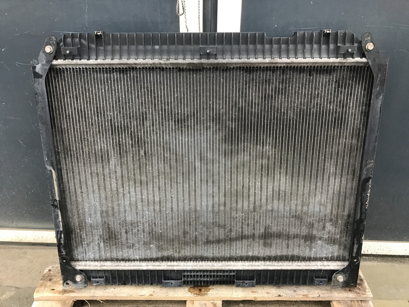 Mercedes-Benz Antos MP4 Radiator Mercedes OM936LA 240 A 960 500 29 01 - Radiateur pour Camion: photos 2 Mercedes-Benz Antos MP4 Radiator Mercedes OM936LA 240 A 960 500 29 01 - Radiateur pour Camion: photos 2