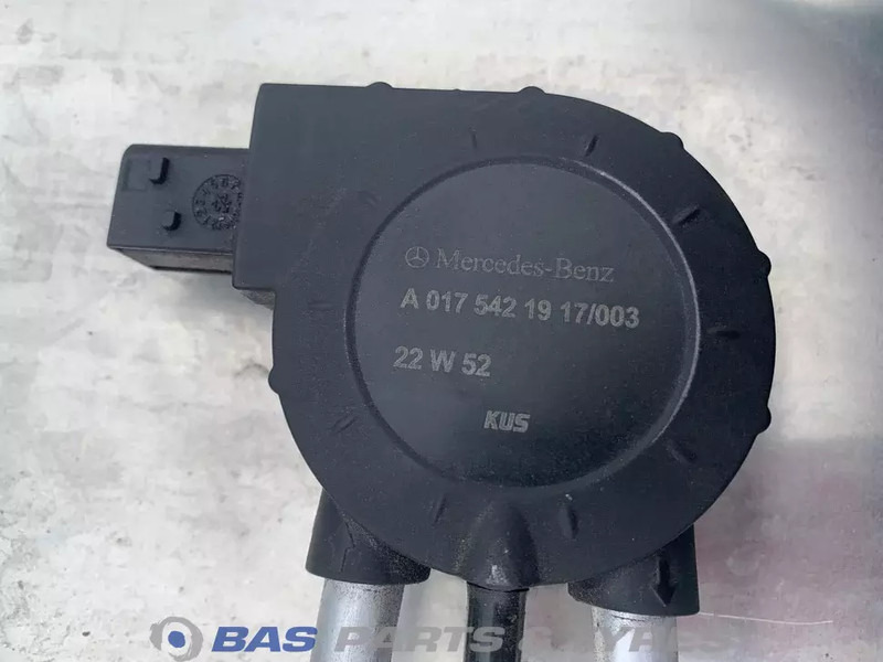 Mercedes-Benz Brandstoftank Mercedes 290 Liter A 960 470 00 04 - Réservoir de carburant pour Camion: photos 5 Mercedes-Benz Brandstoftank Mercedes 290 Liter A 960 470 00 04 - Réservoir de carburant pour Camion: photos 5