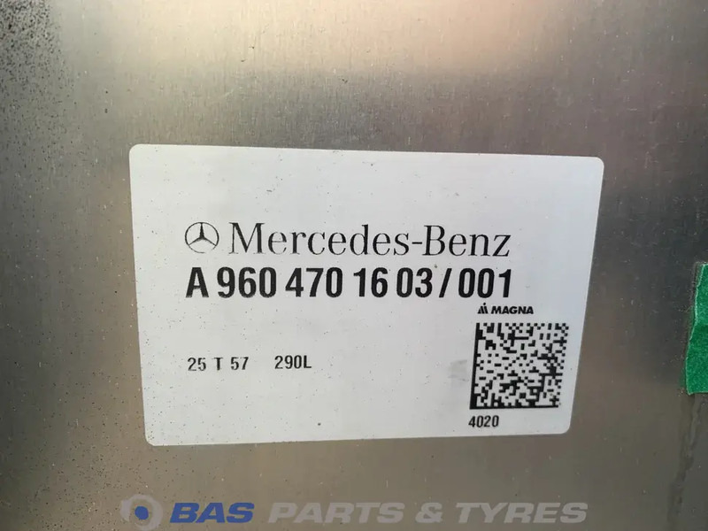 Mercedes-Benz Brandstoftank Mercedes 290 Liter A 960 470 00 04 - Réservoir de carburant pour Camion: photos 5 Mercedes-Benz Brandstoftank Mercedes 290 Liter A 960 470 00 04 - Réservoir de carburant pour Camion: photos 5