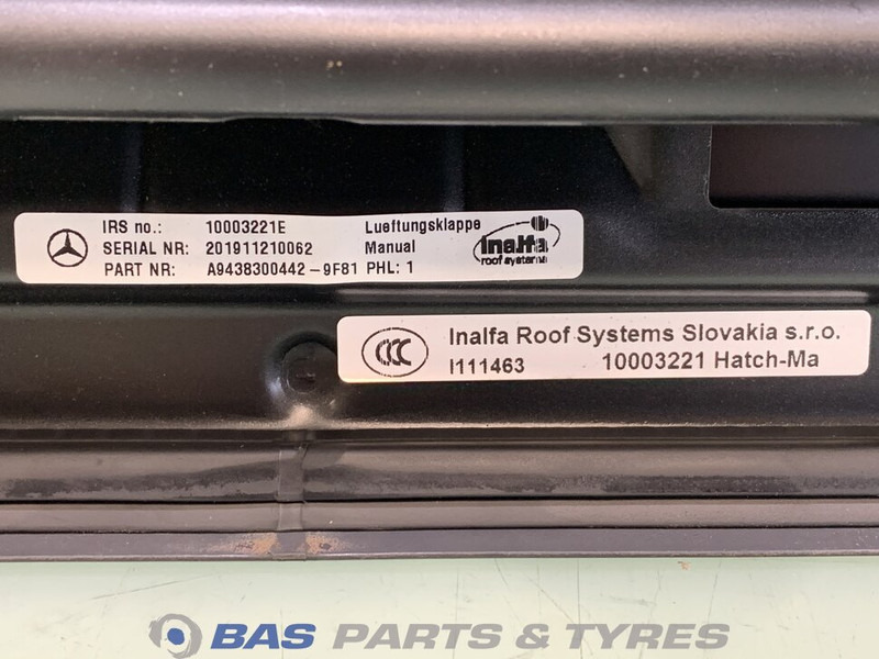 Mercedes-Benz Dakluik Mercedes A 943 830 04 42 - Pare-soleil pour Camion: photos 3 Mercedes-Benz Dakluik Mercedes A 943 830 04 42 - Pare-soleil pour Camion: photos 3