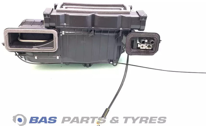 Mercedes-Benz - Chauffage/ Ventilation pour Camion: photos 3 Mercedes-Benz - Chauffage/ Ventilation pour Camion: photos 3