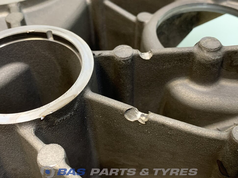 Mercedes-Benz Vliegwielhuis Mercedes A 936 010 45 37 - Volant moteur pour Camion: photos 3 Mercedes-Benz Vliegwielhuis Mercedes A 936 010 45 37 - Volant moteur pour Camion: photos 3