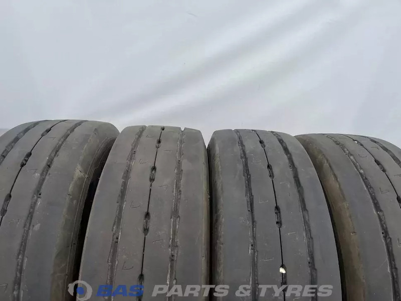 Michelin Michelin 205/65R17.5 X Multi T2 132/130 J M+S 3PMSF gebruikte set - Pneu pour Camion: photos 2 Michelin Michelin 205/65R17.5 X Multi T2 132/130 J M+S 3PMSF gebruikte set - Pneu pour Camion: photos 2