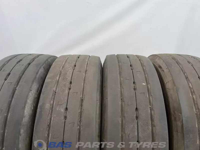 Michelin Michelin 205/65R17.5 X Multi T2 132/130 J M+S 3PMSF gebruikte set - Pneu pour Camion: photos 2 Michelin Michelin 205/65R17.5 X Multi T2 132/130 J M+S 3PMSF gebruikte set - Pneu pour Camion: photos 2
