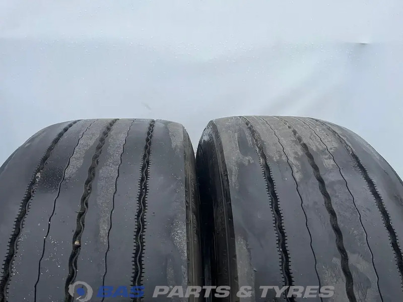 Michelin Michelin 385/55R22.5 X Multi F 160 K M+S 3PMSF gebruikte set - Pneu pour Camion: photos 2 Michelin Michelin 385/55R22.5 X Multi F 160 K M+S 3PMSF gebruikte set - Pneu pour Camion: photos 2