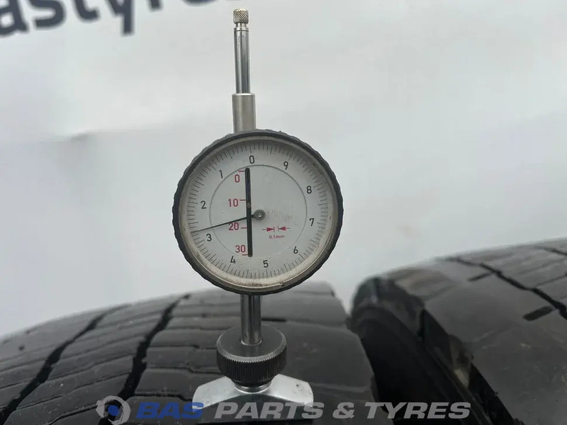 Michelin Remix Michelin Remix 315/70R22.5 X Multi D 154/150 M+S 3PMSF gebruikte set - Pneu pour Camion: photos 3 Michelin Remix Michelin Remix 315/70R22.5 X Multi D 154/150 M+S 3PMSF gebruikte set - Pneu pour Camion: photos 3