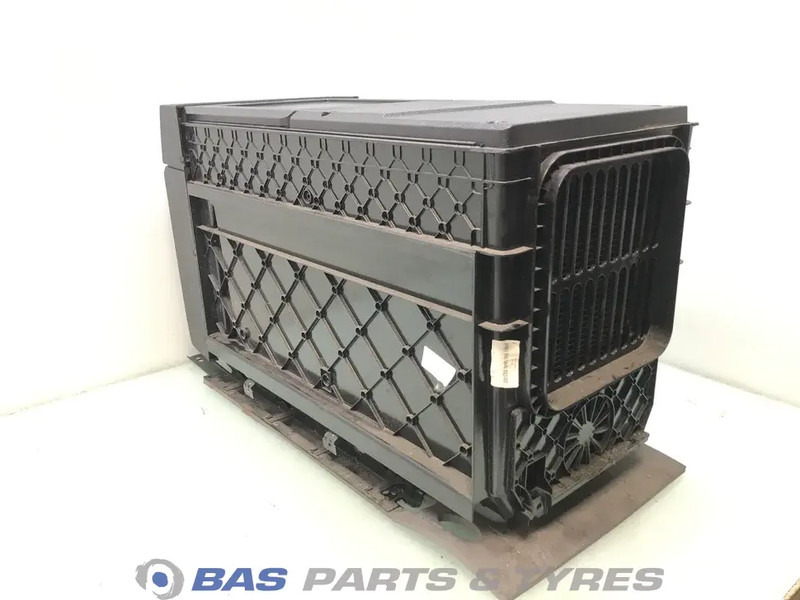 Mercedes-Benz Actros MP4 Koelkast Mercedes 36 Liter A 960 820 03 06 - Pièces de rechange pour Camion: photos 3 Mercedes-Benz Actros MP4 Koelkast Mercedes 36 Liter A 960 820 03 06 - Pièces de rechange pour Camion: photos 3