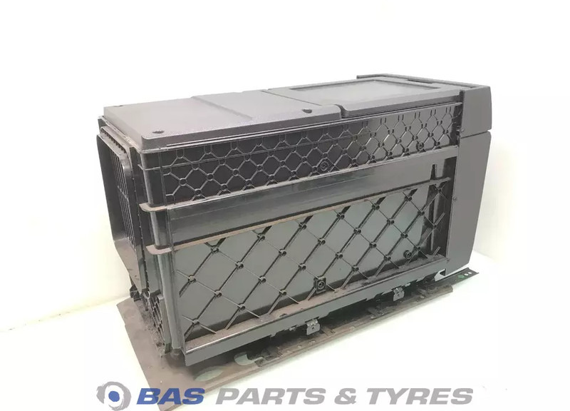 Mercedes-Benz Actros MP4 Koelkast Mercedes 36 Liter A 960 820 03 06 - Pièces de rechange pour Camion: photos 4 Mercedes-Benz Actros MP4 Koelkast Mercedes 36 Liter A 960 820 03 06 - Pièces de rechange pour Camion: photos 4