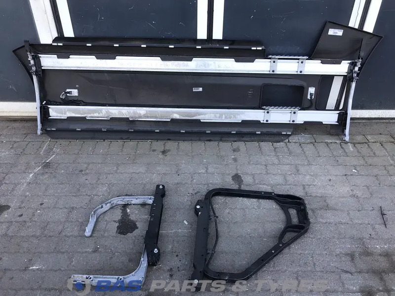 Renault T-Serie Evolution Sideskirt Set Renault 7424134838 - Carrosserie et extérieur pour Camion: photos 4 Renault T-Serie Evolution Sideskirt Set Renault 7424134838 - Carrosserie et extérieur pour Camion: photos 4