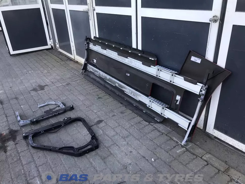 Renault T-Serie Evolution Sideskirt Set Renault 7424134838 - Carrosserie et extérieur pour Camion: photos 5 Renault T-Serie Evolution Sideskirt Set Renault 7424134838 - Carrosserie et extérieur pour Camion: photos 5