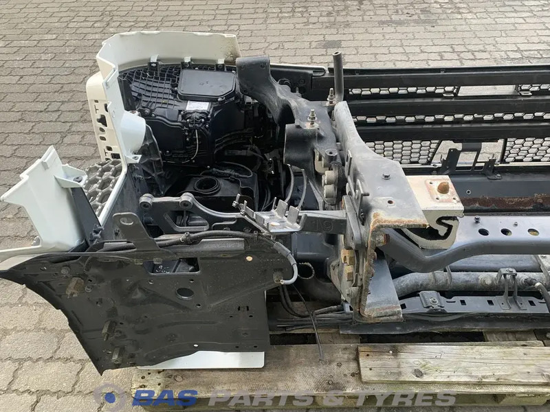 Scania R-Serie Bumper Scania 3082333 - Pare-chocs pour Camion: photos 4 Scania R-Serie Bumper Scania 3082333 - Pare-chocs pour Camion: photos 4