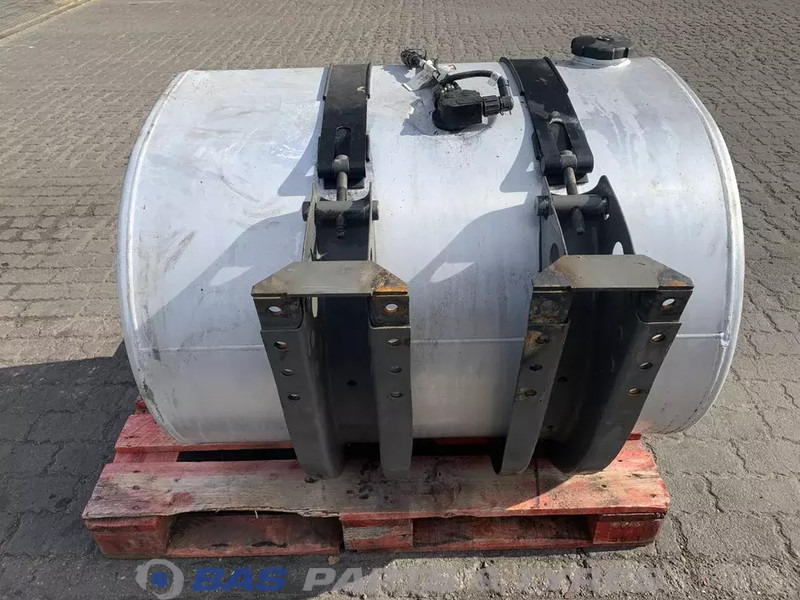 Volvo Brandstoftank Volvo 405 Liter G0000118 - Réservoir de carburant pour Camion: photos 3 Volvo Brandstoftank Volvo 405 Liter G0000118 - Réservoir de carburant pour Camion: photos 3