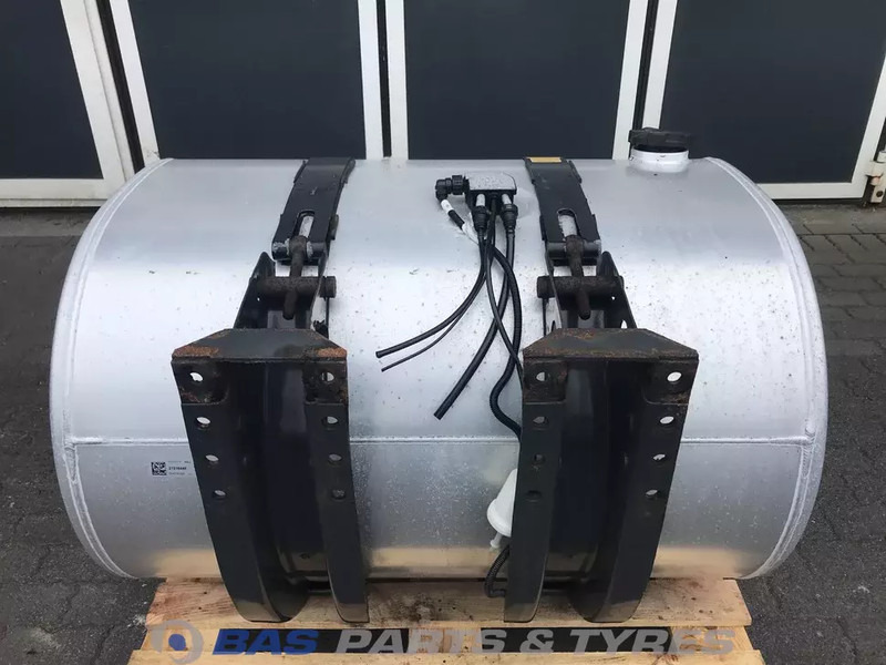 Volvo Brandstoftank Volvo 450 Liter G0000124 - Réservoir de carburant pour Camion: photos 3 Volvo Brandstoftank Volvo 450 Liter G0000124 - Réservoir de carburant pour Camion: photos 3