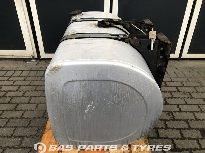 Volvo Brandstoftank Volvo 450 Liter G0000124 - Réservoir de carburant pour Camion: photos 2 Volvo Brandstoftank Volvo 450 Liter G0000124 - Réservoir de carburant pour Camion: photos 2