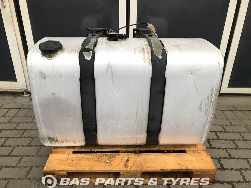 Volvo Brandstoftank Volvo 450 Liter G0000124 - Réservoir de carburant pour Camion: photos 1 Volvo Brandstoftank Volvo 450 Liter G0000124 - Réservoir de carburant pour Camion: photos 1
