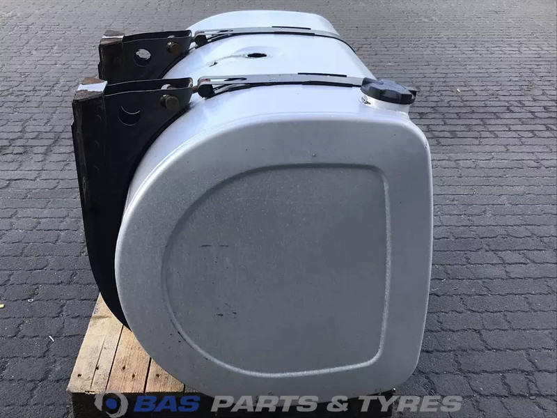 Volvo Brandstoftank Volvo 490 Liter G0000183 - Réservoir de carburant pour Camion: photos 4 Volvo Brandstoftank Volvo 490 Liter G0000183 - Réservoir de carburant pour Camion: photos 4