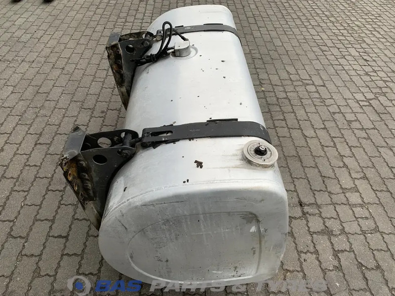 Volvo Brandstoftank Volvo 610 Liter G0000172 - Réservoir de carburant pour Camion: photos 4 Volvo Brandstoftank Volvo 610 Liter G0000172 - Réservoir de carburant pour Camion: photos 4