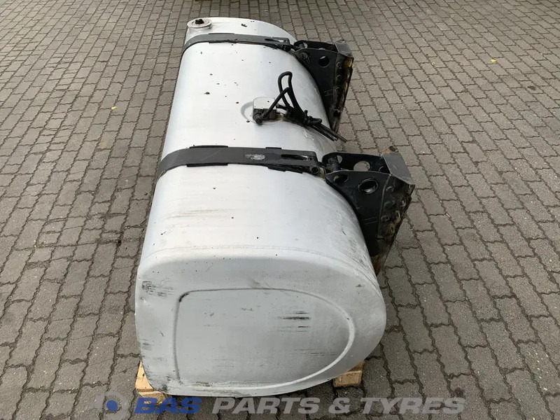Volvo Brandstoftank Volvo 610 Liter G0000172 - Réservoir de carburant pour Camion: photos 2 Volvo Brandstoftank Volvo 610 Liter G0000172 - Réservoir de carburant pour Camion: photos 2