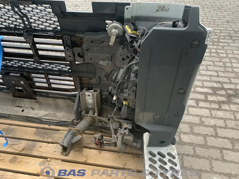 Volvo FH4 Bumper Volvo 82208512 - Pare-chocs pour Camion: photos 5 Volvo FH4 Bumper Volvo 82208512 - Pare-chocs pour Camion: photos 5