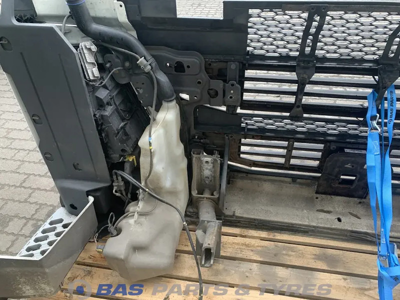 Volvo FH4 Bumper Volvo 82208512 - Pare-chocs pour Camion: photos 4 Volvo FH4 Bumper Volvo 82208512 - Pare-chocs pour Camion: photos 4