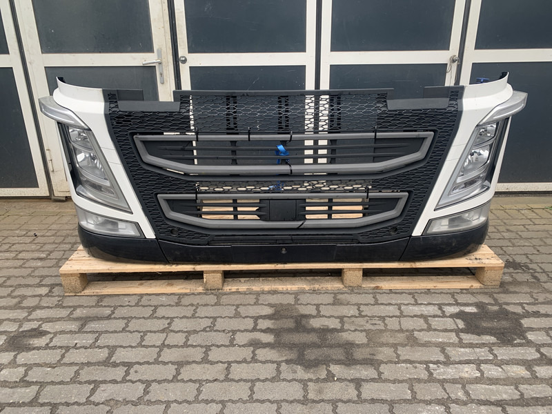 Volvo FH4 Bumper Volvo 82208512 - Pare-chocs pour Camion: photos 1 Volvo FH4 Bumper Volvo 82208512 - Pare-chocs pour Camion: photos 1