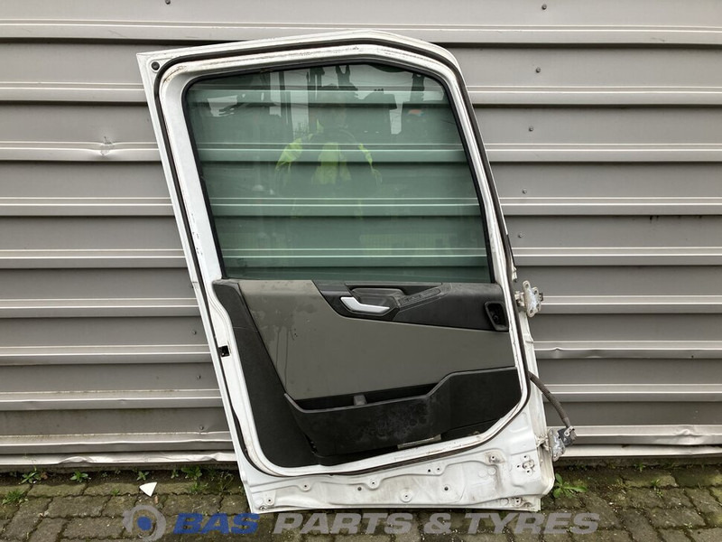 Volvo FH4 - Portière et pièces pour Camion: photos 2 Volvo FH4 - Portière et pièces pour Camion: photos 2