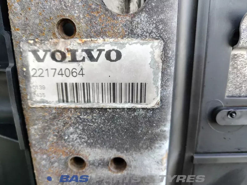 Volvo FH4 - Radiateur pour Camion: photos 2 Volvo FH4 - Radiateur pour Camion: photos 2