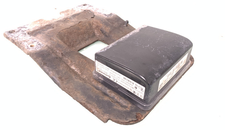 Volvo FH4 Regeleenheid Botswaarschuwing Volvo 21719200 - Lumière/ Éclairage pour Camion: photos 1 Volvo FH4 Regeleenheid Botswaarschuwing Volvo 21719200 - Lumière/ Éclairage pour Camion: photos 1