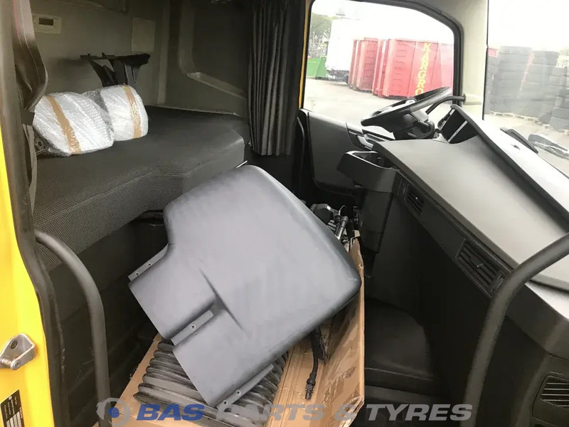 Volvo FH4 Volvo Sleeper Cab L2H1 82271553 - Cabine et intérieur pour Camion: photos 5 Volvo FH4 Volvo Sleeper Cab L2H1 82271553 - Cabine et intérieur pour Camion: photos 5