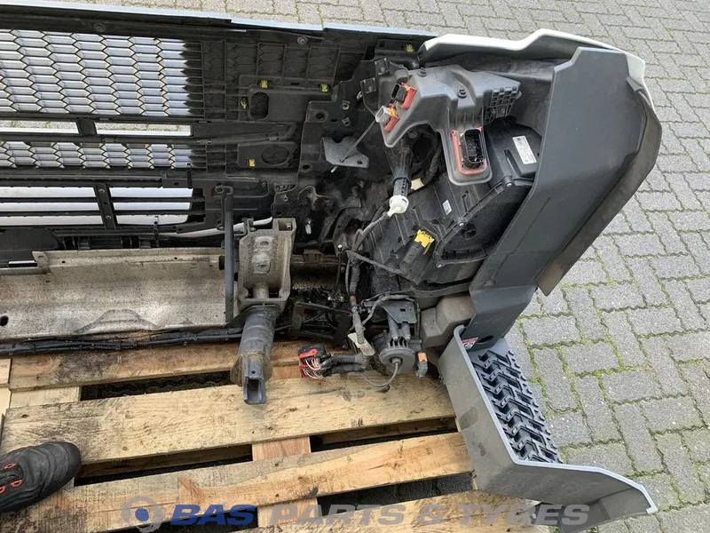 Volvo FM5 Bumper Volvo 82491840 - Pare-chocs pour Camion: photos 5 Volvo FM5 Bumper Volvo 82491840 - Pare-chocs pour Camion: photos 5