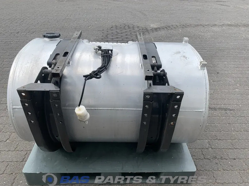 Volvo - Réservoir de carburant pour Camion: photos 3 Volvo - Réservoir de carburant pour Camion: photos 3