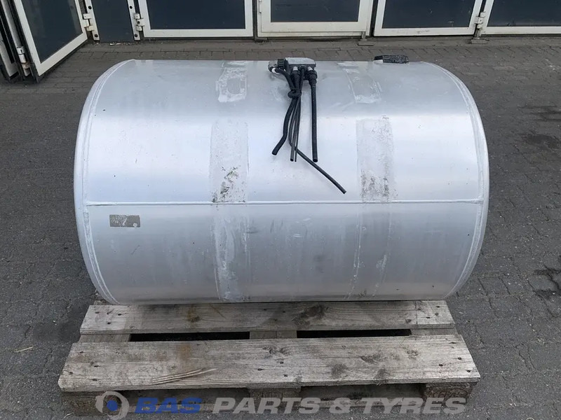 Volvo - Réservoir de carburant pour Camion: photos 3 Volvo - Réservoir de carburant pour Camion: photos 3