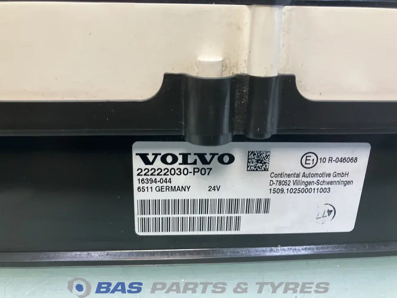 Volvo  - Panel de instrumentos pour Camion: photos 3 Volvo  - Panel de instrumentos pour Camion: photos 3
