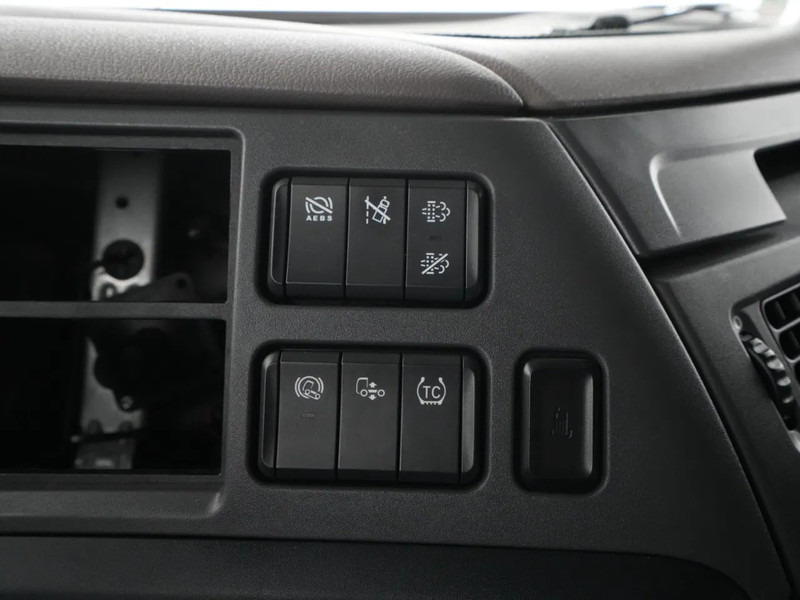 Tracteur routier DAF XF 480 FT Super Space Cab, With Hydraulics: photos 16 Tracteur routier DAF XF 480 FT Super Space Cab, With Hydraulics: photos 16